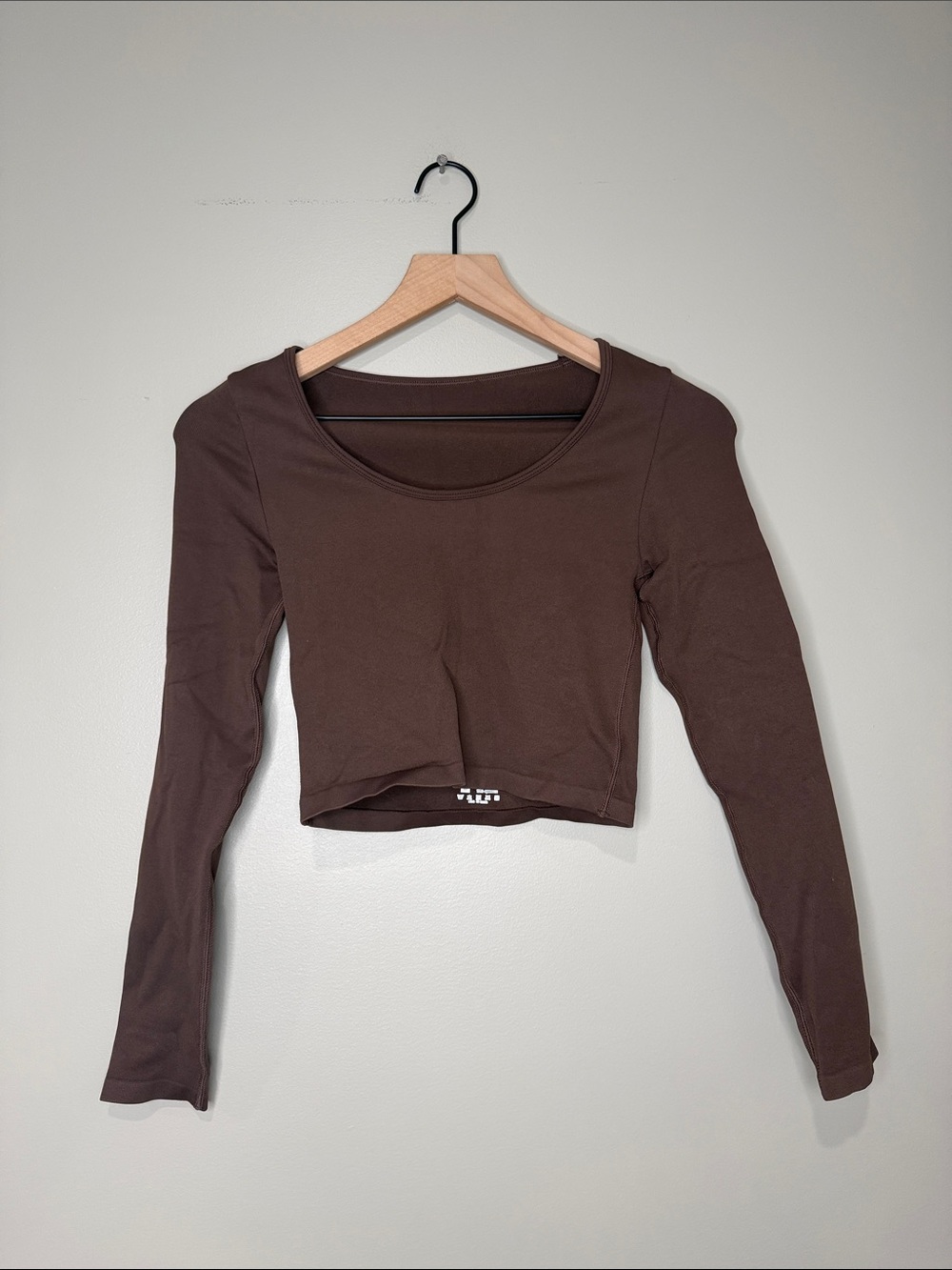 OQQ Women’s Crew Neck Long Sleeve Crop Top - Brown Medium